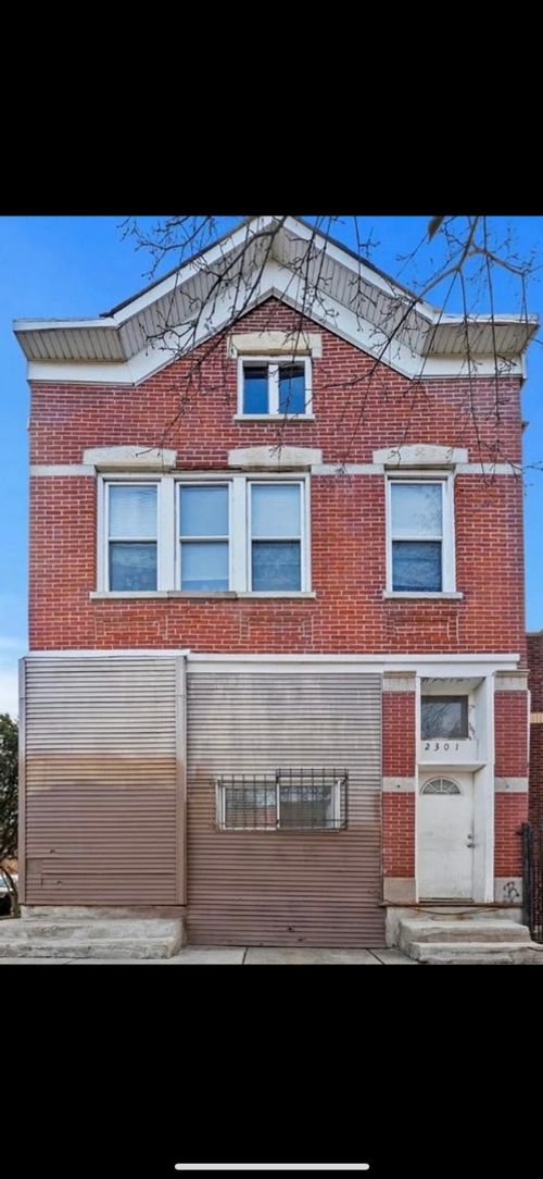 2301 S Sacramento Ave, Chicago, IL, 60623-3559 | Card Image