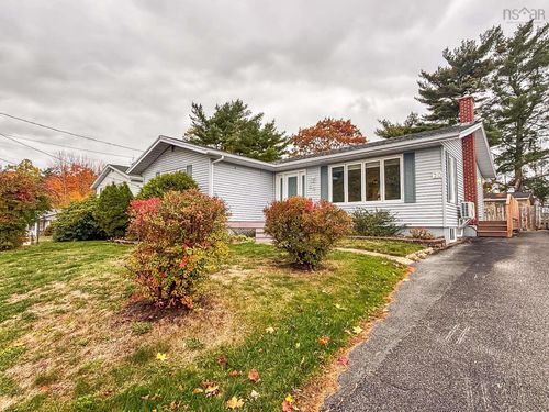 20 Pinecrest Blvd, Bridgewater, NS, B4V3R4 | Card Image