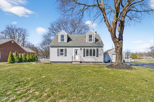 7 Newcomb Dr, Albany, NY, 12211-1809 | Card Image