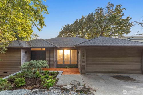 5225 Sw Jacobsen Rd, Seattle, WA, 98116-4352 | Card Image
