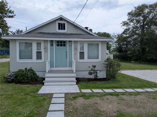15 N Water St, Portsmouth, RI, 02871-6013 | Card Image