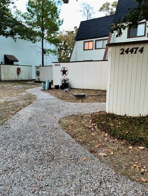 24474 Country Club Dr, Huntsville, TX, 77320 | Card Image