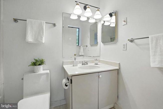 2151 Cabots Point Ln, Townhouse with 4 bedrooms, 3 bathrooms and null parking in RESTON VA | Image 41