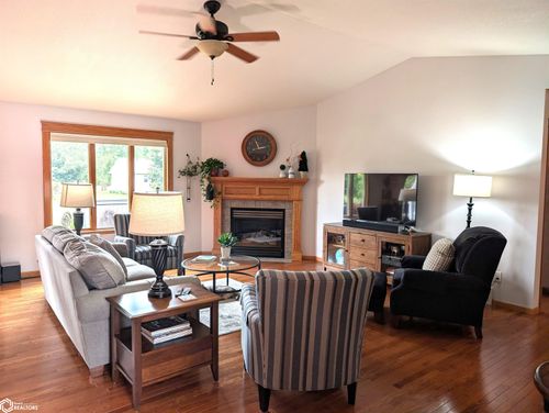 1501 Limestone Ct, Mason City, IA, 50401-6976 | Card Image