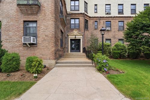 3g-1273 North Ave, New Rochelle, NY, 10804-2702 | Card Image