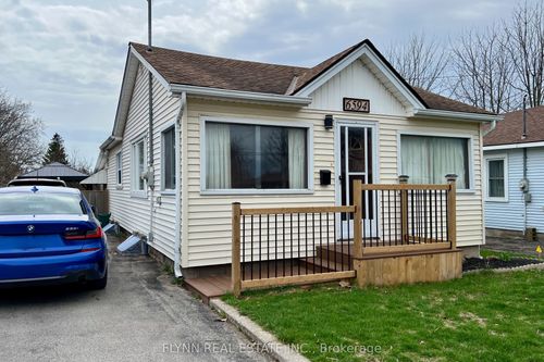 6594 Barker St, Niagara Falls, ON, L2G1Y8 | Card Image