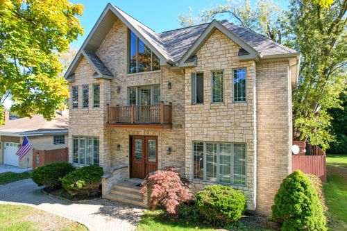 9237 Mason Ave, Morton Grove, IL, 60053-1513 | Card Image