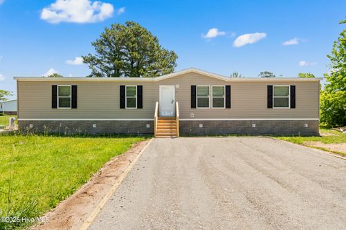 490 Orchard Ln Se, Bolivia, NC, 28422-8575 | Card Image
