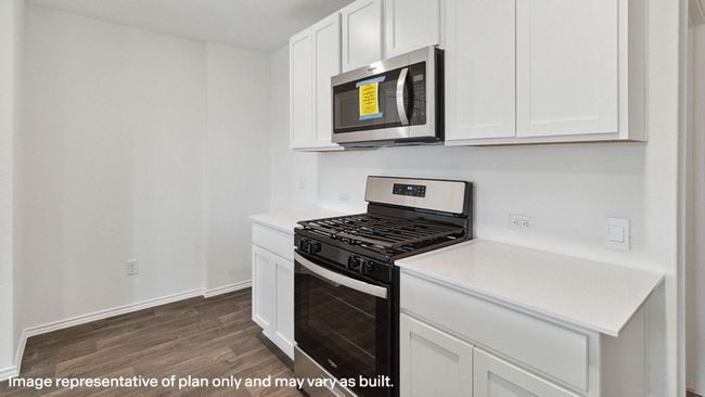 405 Wild Goose Drive, House other with 3 bedrooms, 2 bathrooms and null parking in Luling TX | Image 7
