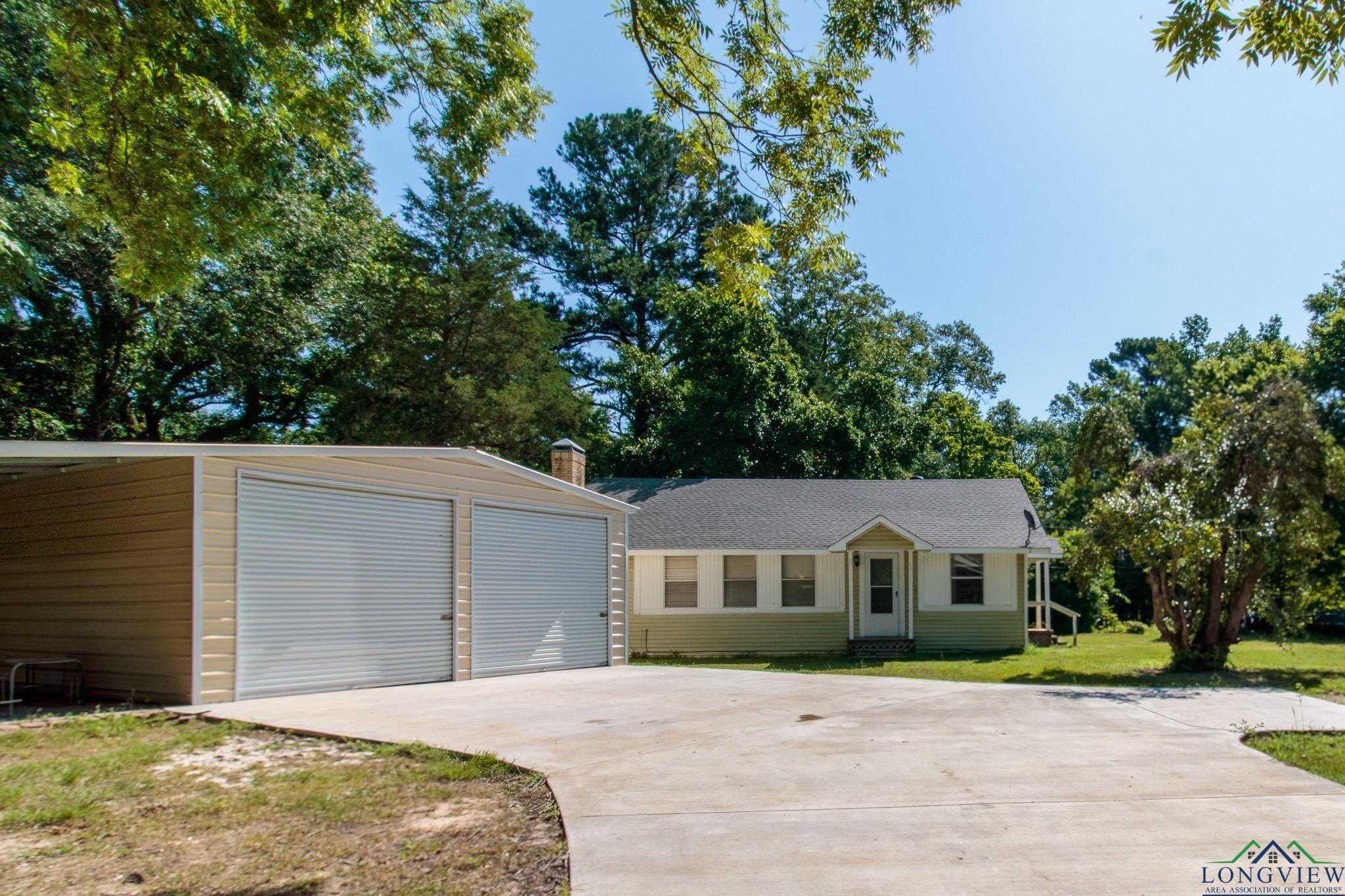 Riverside Dr, Gladewater, TX 75647