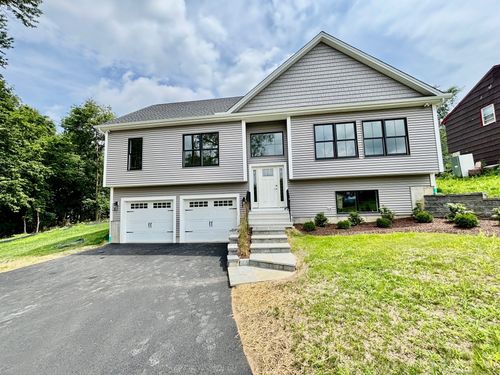 2 Garry Knls, Danbury, CT, 06810-7103 | Card Image