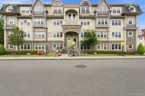 112-7 Elm St, Spring Valley, NY, 10977-8324 | Card Image
