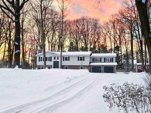 19 Rustic Dr, Essex, VT, 05452-3809 | Card Image