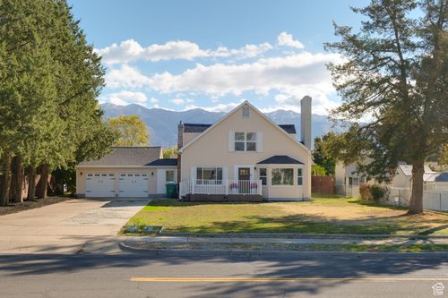 557 Angel St, Layton, UT, 84041-3527 | Card Image