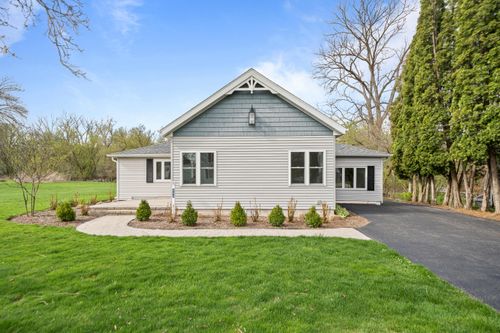 132 Fontana Ave, Fontana, WI, 53125-1234 | Card Image