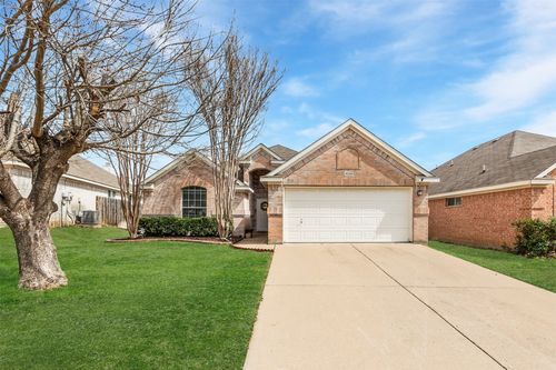 8205 Cedarcrest Ln, Fort Worth, TX, 76123-4631 | Card Image