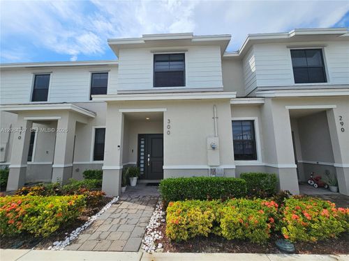 300 Ne 12th St, Florida City, FL, 33034-2326 | Card Image