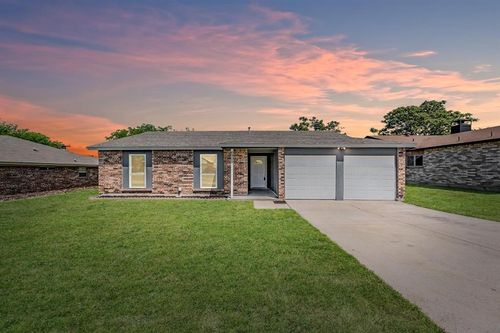 6905 Westglen Drive, Fort Worth, TX, 76133 | Card Image