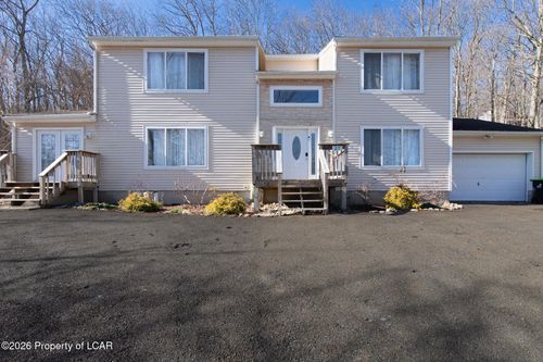 27 Brunswick Dr, Mount Pocono, PA, 18344-1145 | Card Image