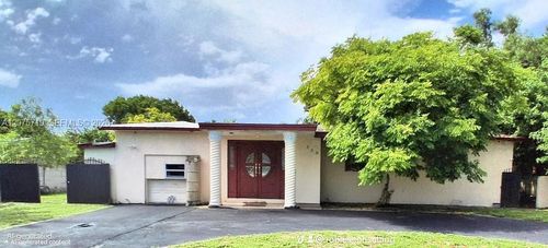 759 S Biscayne River Dr, Miami, FL, 33169-6144 | Card Image