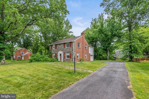 402 Hawthorne Rd, Wallingford, PA, 19086-6410 | Card Image