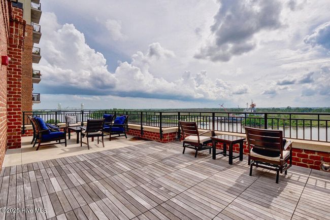 1354 - 240 N Water St, Condo with 2 bedrooms, 3 bathrooms and 2 parking in Wilmington NC | Image 40