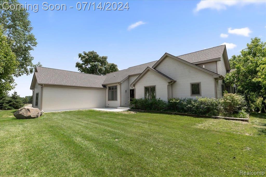 Kellie Ct, Howell, MI 48855
