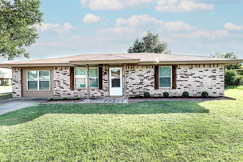 1320 Eldorado St, Bowie, TX, 76230-3305 | Card Image