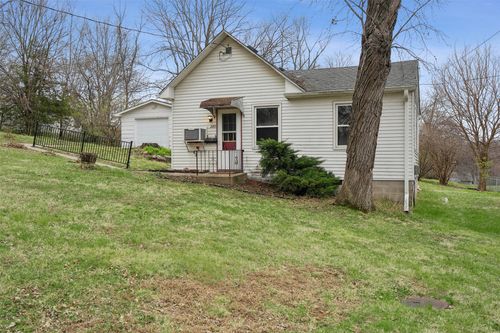 221 E Creston Ave, Des Moines, IA, 50315-1961 | Card Image