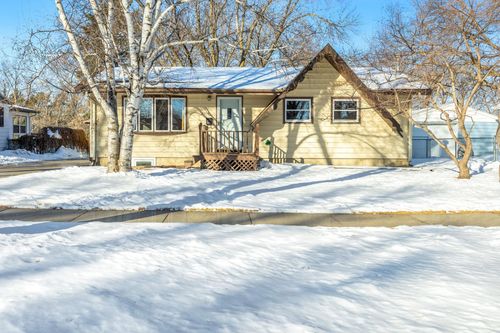 2814 10th Street N, Fargo, ND, 58102 | Card Image