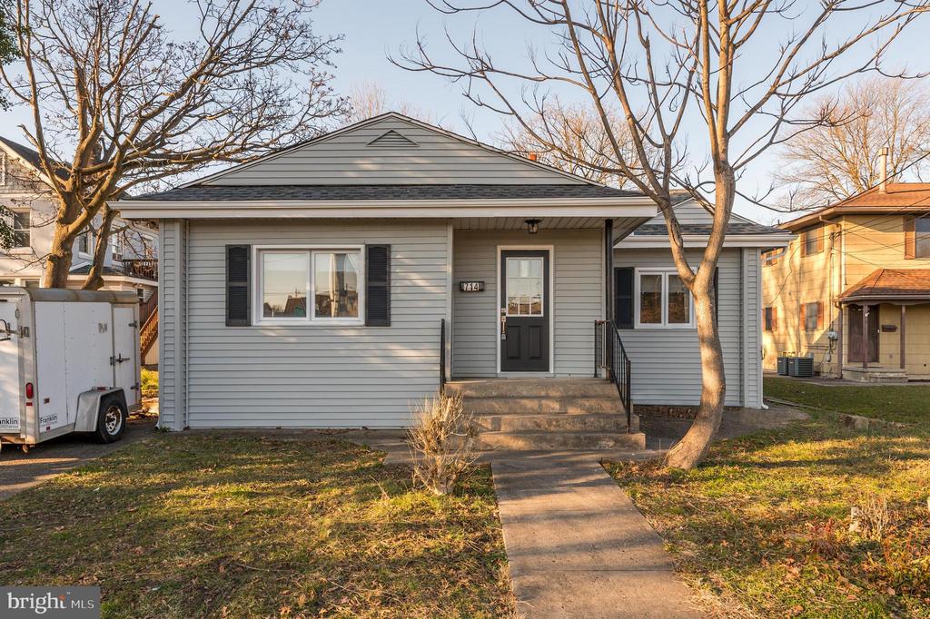 Gateway Blvd, Westville, NJ 08093
