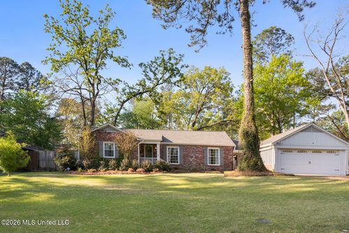 147 Highland Cir, Jackson, MS, 39211-6455 | Card Image