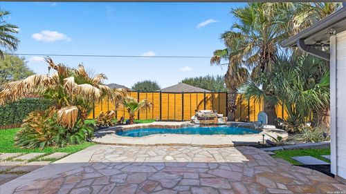 2369 N Ranch Estates Blvd, New Braunfels, TX, 78130-9118 | Card Image