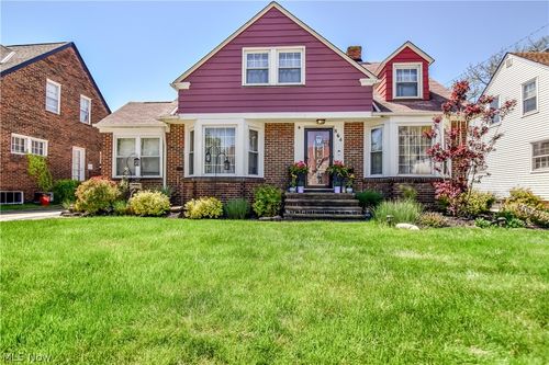 864 Medford Rd, Cleveland Heights, OH, 44121-1312 | Card Image