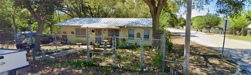 511 Dr E E Dunlap St, San Diego, TX, 78384-2203 | Card Image