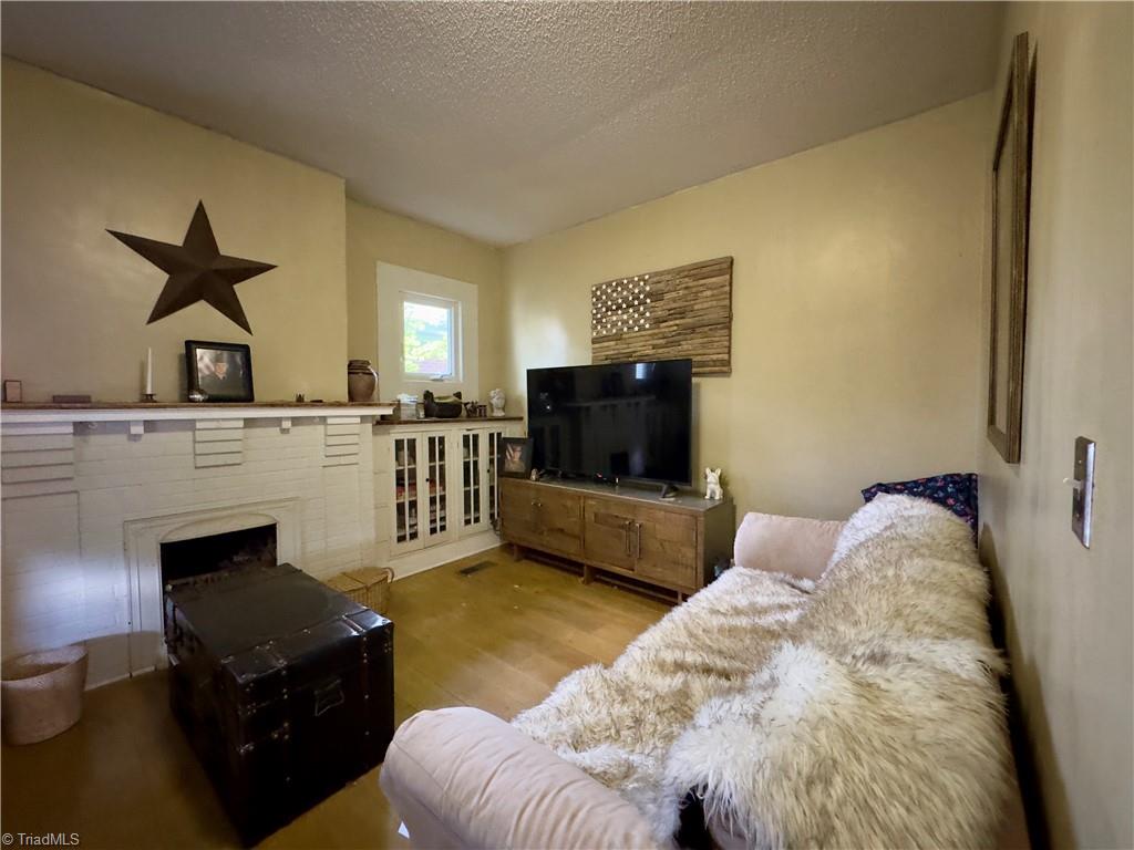 28th St, Winston Salem, NC 27105