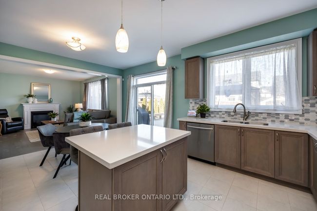 3 Melrose Dr, House other with 4 bedrooms, 5 bathrooms and 4 parking in Millbrook ON | Image 12