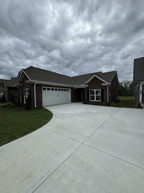 7112 Maddenwood Ln, Hermitage, TN, 37076-2458 | Card Image