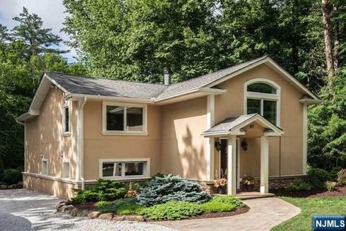 67 Hanover Rd, Hewitt, NJ, 07421-3809 | Card Image