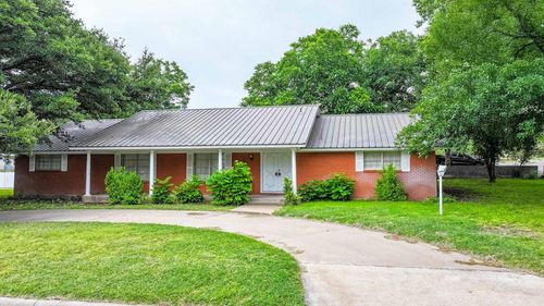 1001 Henderson Dr, Ozona, TX, 76943-2301 | Card Image