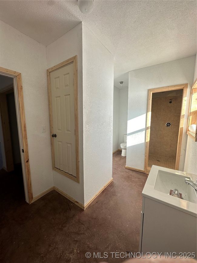 0 E 1650 Rd, House other with 2 bedrooms, 2 bathrooms and null parking in Tupelo OK | Image 8