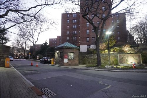 3h-161 Pearsall Drive Pearsall Drive, Mount Vernon, NY, 10552 | Card Image