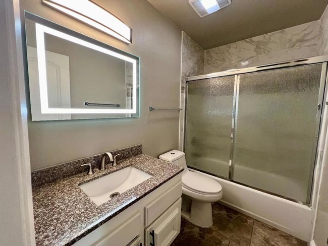APT-4 - 1840 Southwest Expy, Condo with 2 bedrooms, 1 bathrooms and 1 parking in San Jose CA | Image 5