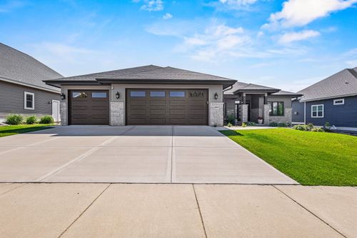 802 Lynn Street, WAUNAKEE, WI, 53597 | Card Image