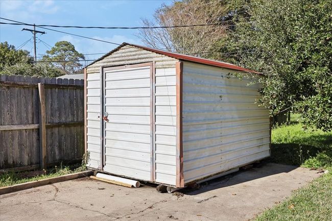 extra shed storage in the backyard | Image 30