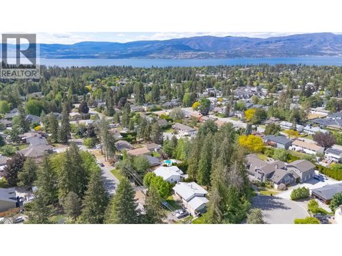842 Raymer Rd, Kelowna, BC, V1W1J8 | Card Image