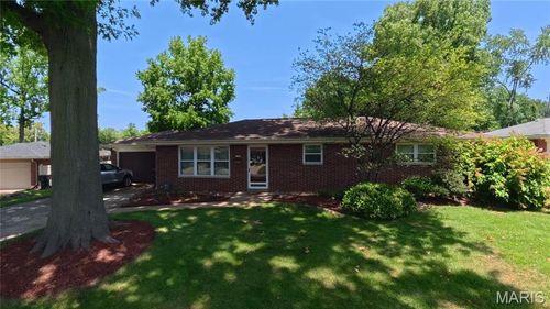 109 Winchester Dr, Belleville, IL, 62223-3625 | Card Image
