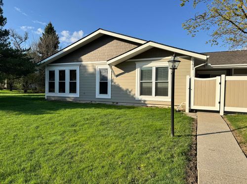 39613 Village Wood Ln, Novi, MI, 48375-4552 | Card Image