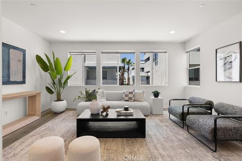 645 Channel Way, Costa Mesa, CA, 92627-3690 | Card Image