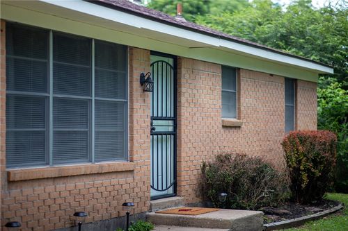 2202 Cottonwood Pl, Springdale, AR, 72762-7310 | Card Image